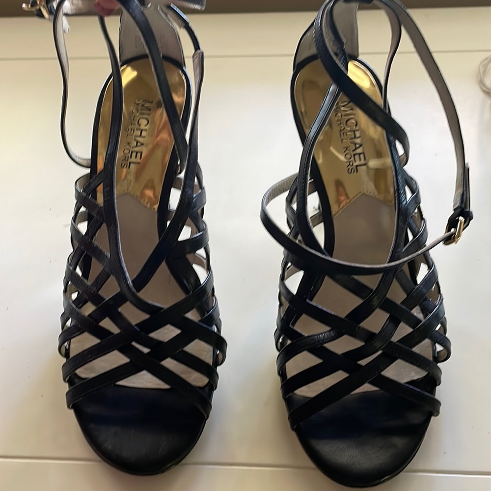 MIChAEL Michael Kors strappy ankle strap black leather with 3” heels.super sexy